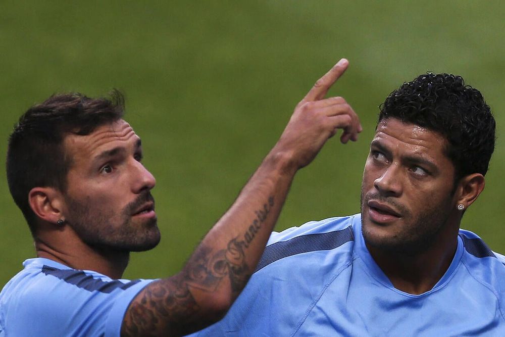 Как клубам РПЛ превратить лимит «8+17» в «10+15»