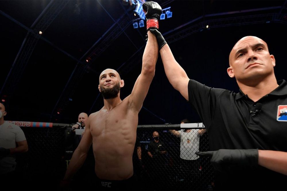Хамзат Чимаев побил Дрикуса дю Плесси и стал новым чемпионом UFC