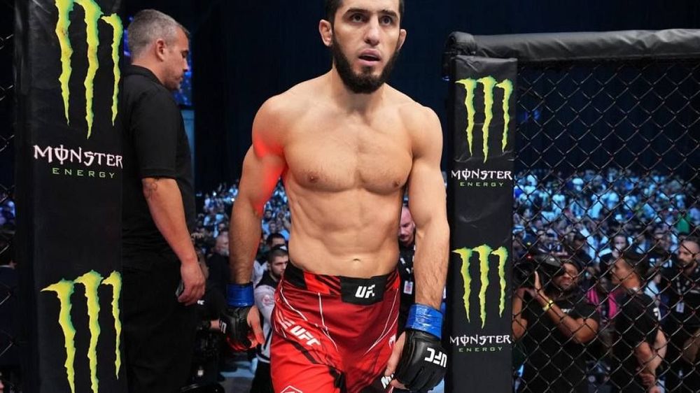 Махачев назвал себя лучшим бойцом в мире