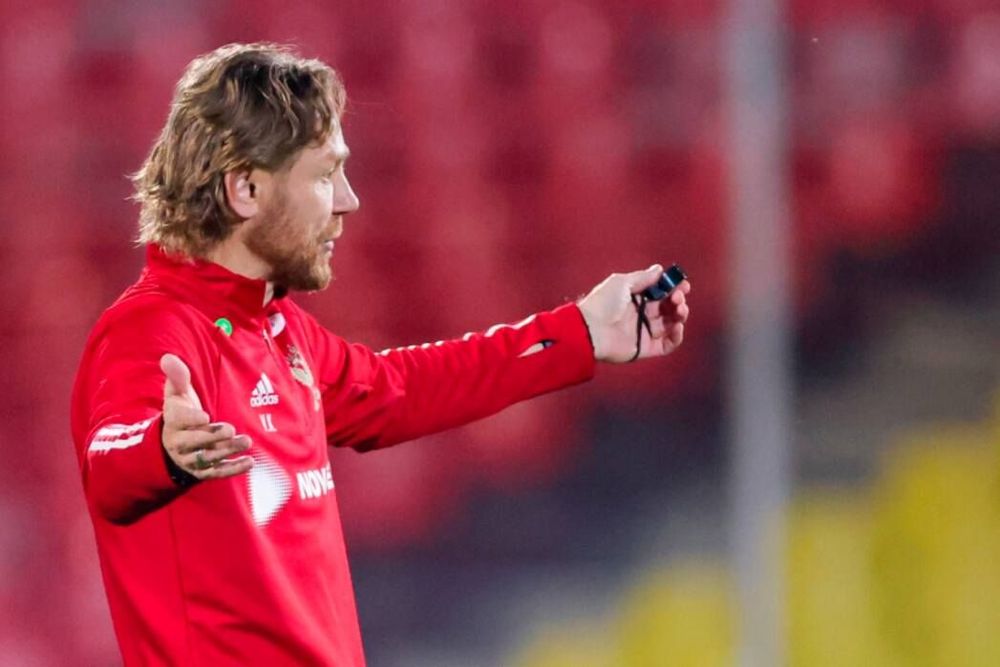 Карпин готов брать в сборную кого угодно. Но только не форвардов лучшей команды России! Карпин готов брать в сборную кого угодно. Но только не форвардов лучшей команды России!