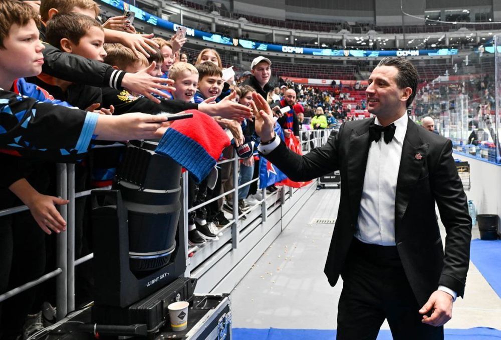 Наставник СКА Ротенберг считает, что хоккеисты должны уметь играть в футбол