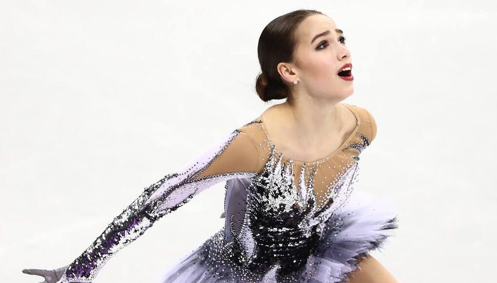 Алина Загитова: Когда я не очень хорошо катаюсь, подаренный щенок понимает меня Алина Загитова: Когда я не очень хорошо катаюсь, подаренный щенок понимает меня