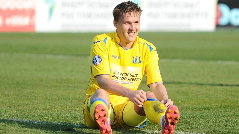 Сергей Ташуев: Бухаров стал действовать более разнообразно, сейчас он предпочтительней Дзюбы Сергей Ташуев: Бухаров стал действовать более разнообразно, сейчас он предпочтительней Дзюбы