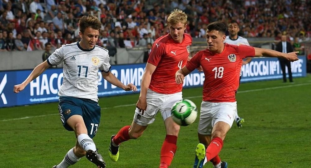В сборной Черчесова больше всего зенитовцев, а самый возрастной игрок старше самого молодого на 16 лет