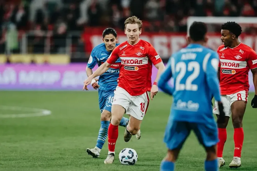 Умяров заключил со «Спартаком» новое соглашение