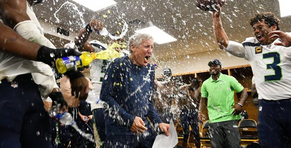 В НФЛ три клуба оштрафованы на миллион долларов за отсутствие масок у тренеров