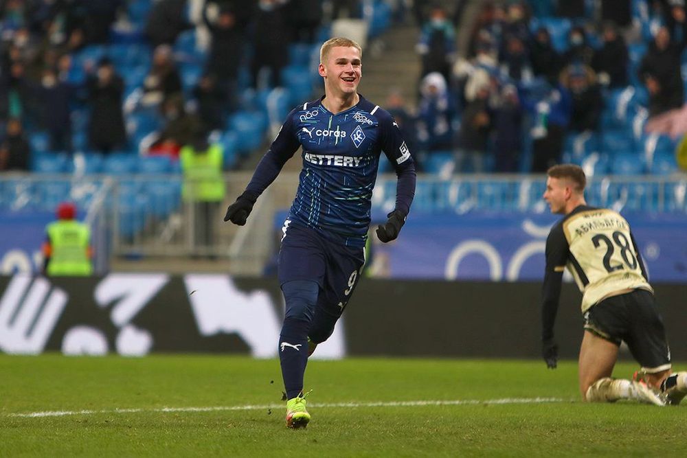 «Крылья Советов» не захотели сотрудничать с «Локомотивом» по трансферам Пиняева, Ежова и Глушенкова «Крылья Советов» не захотели сотрудничать с «Локомотивом» по трансферам Пиняева, Ежова и Глушенкова