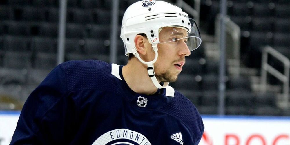 Бурдасов набрал первое очко за «Эдмонтон» в выставочном матче