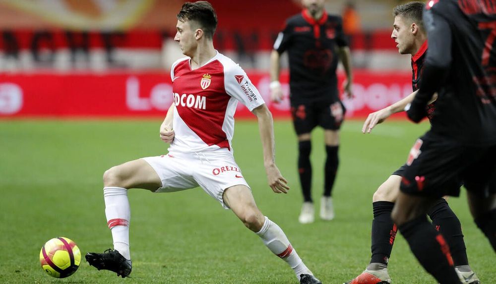 «Попав к таким слабым партнерам, тяжело сразу ярко себя проявлять, но теперь Головин адаптировался». Ален Жиресс видит прогресс