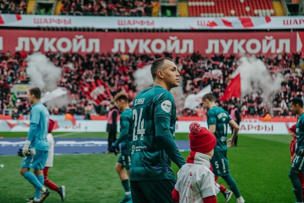 Милонов считает, что Дзюбе нужна психологическая помощь