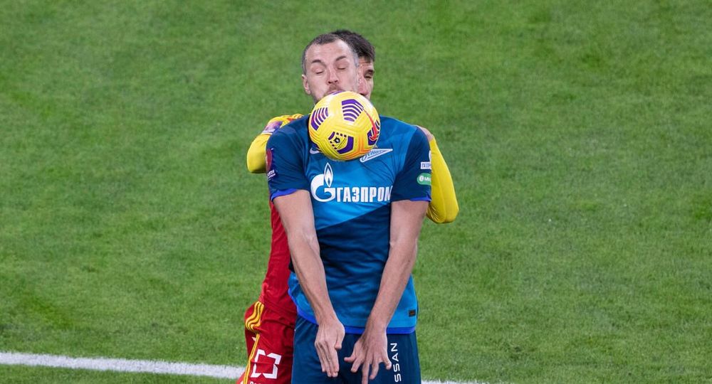 Григалава уничтожил Дзюбу. «Зенит» бесславно вылетел из Кубка России