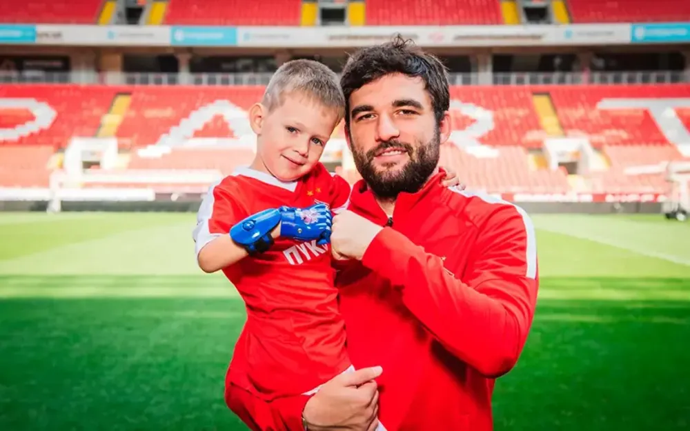 В «Динамо» Махачкала ждут Джикию и Селихова