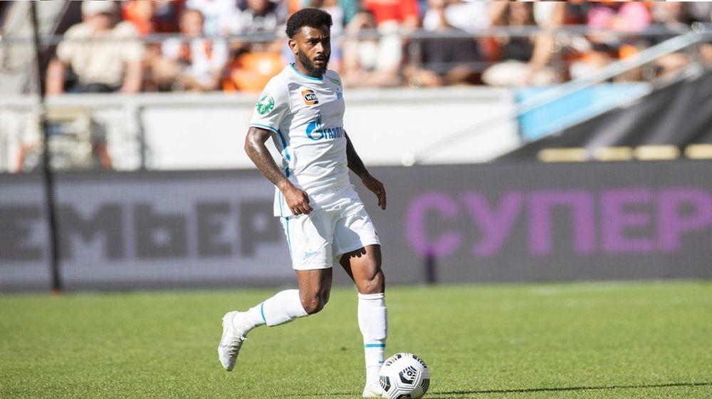 Кто бросил банан в Вендела? Кто бросил банан в Вендела?