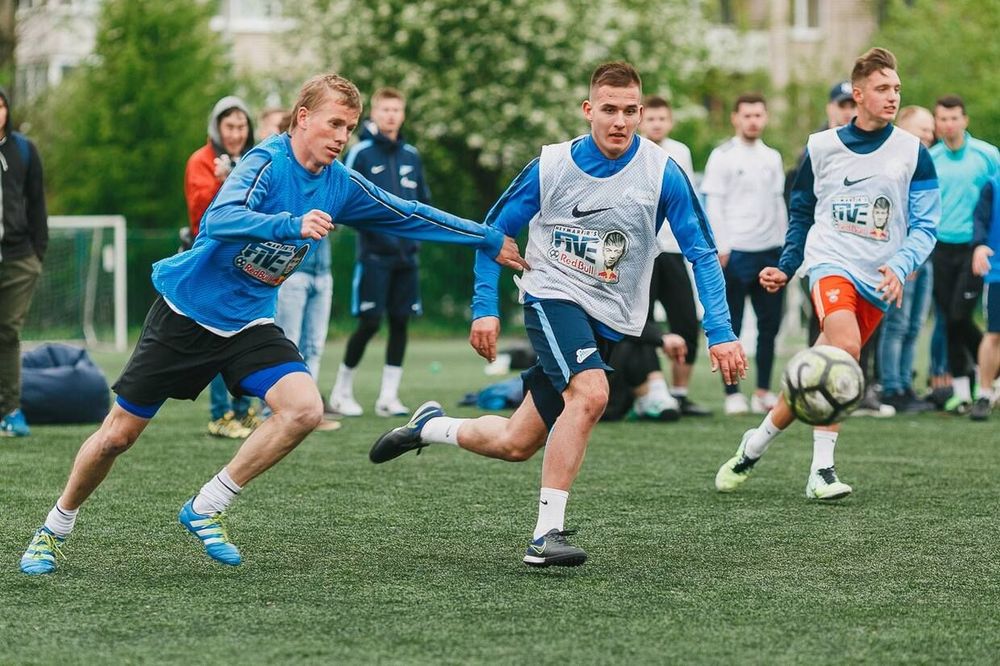 Из Петербурга — к мечте