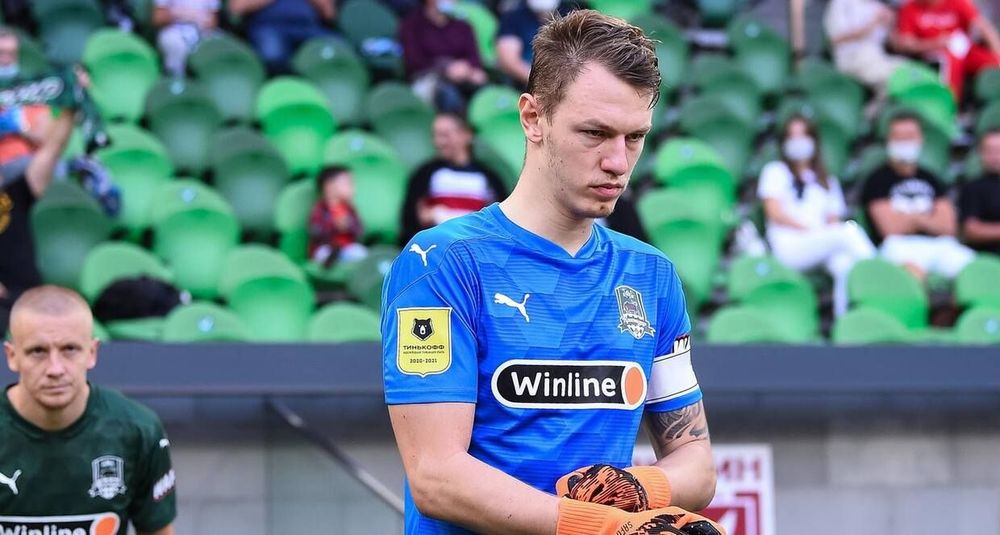 Губерниев заявил, что Сафонов должен быть основным вратарем сборной России