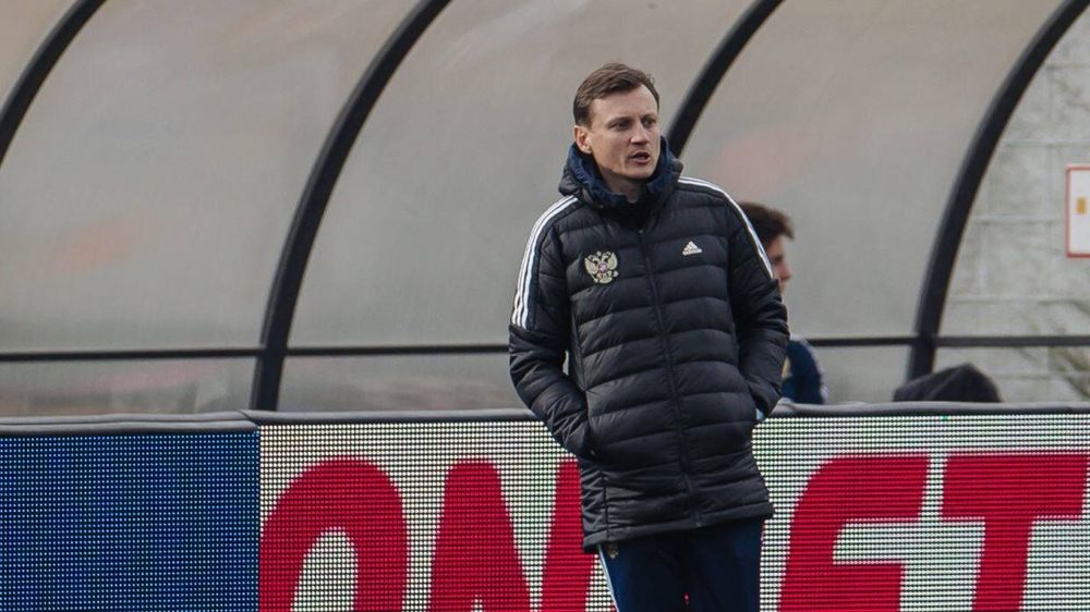 Галактионов может продлить контракт с «Пари НН» вместо назначения в «Локомотив» Галактионов может продлить контракт с «Пари НН» вместо назначения в «Локомотив»