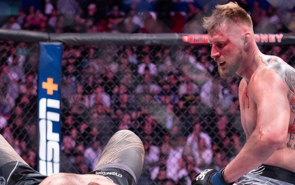 Волков задушил Туивасу на UFC 293