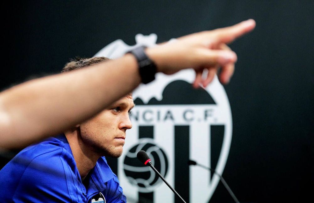 «Денис справился со своими задачами в матче с «Барселоной». Черышева оценил отец