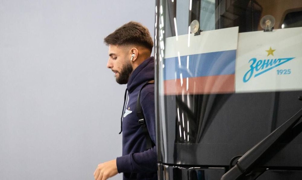 Агент Алберто рассказал, почему нападающий пропустил вчерашнюю тренировку