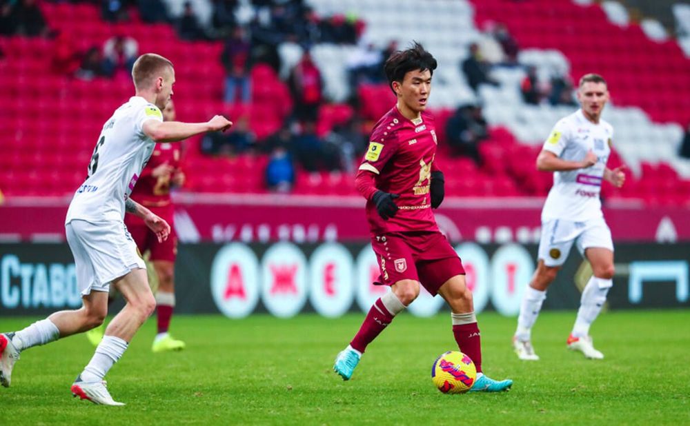 Южнокорейский полузащитник «Рубина» оценил личные качества Слуцкого