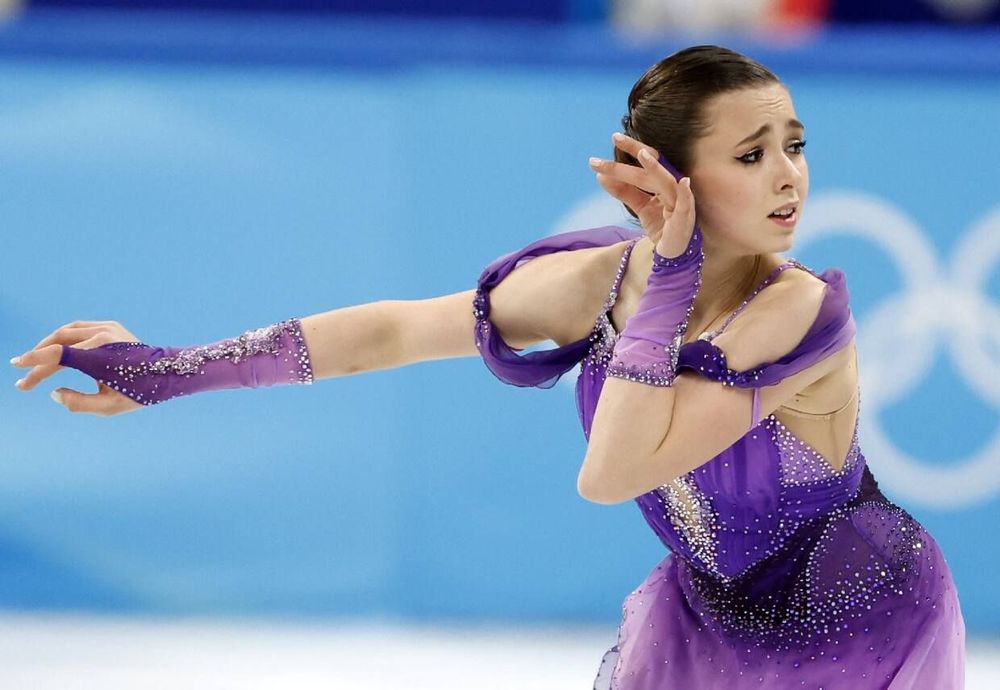 Камила Валиева улыбнулась на запрет шампанского в Кремле