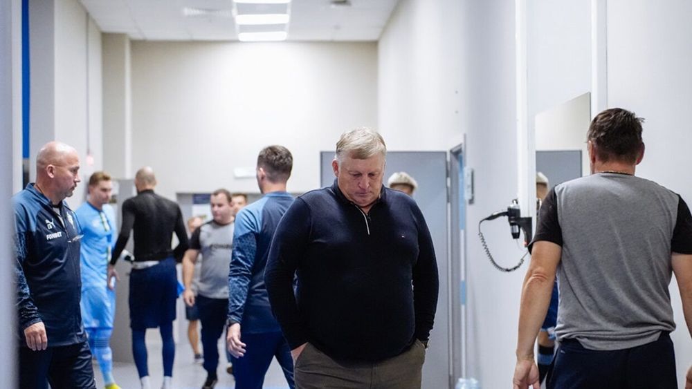 Осинькин «подвис» в «Крыльях». Но он еще может спастись от увольнения