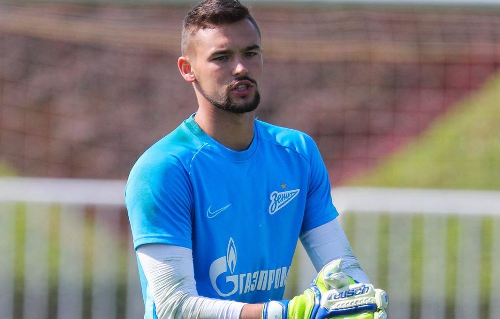 Российский вратарь Рудаков может продолжить карьеру в Европе