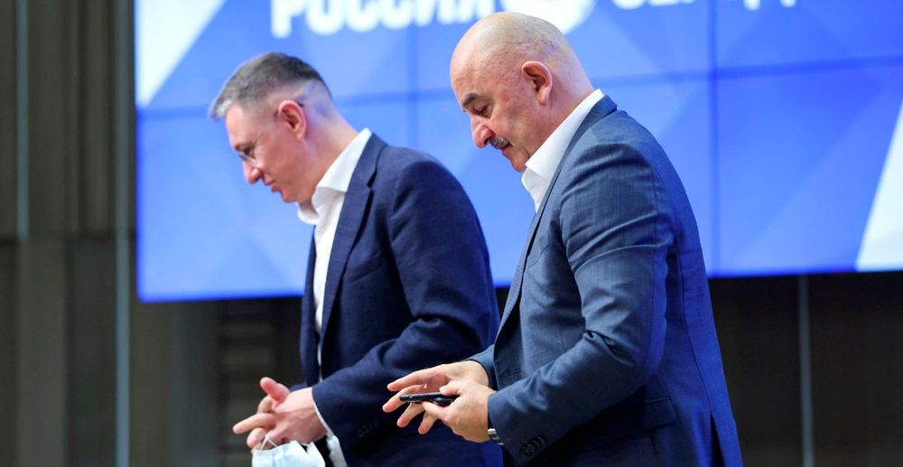 Черчесов отказался от компенсации после ухода из сборной России