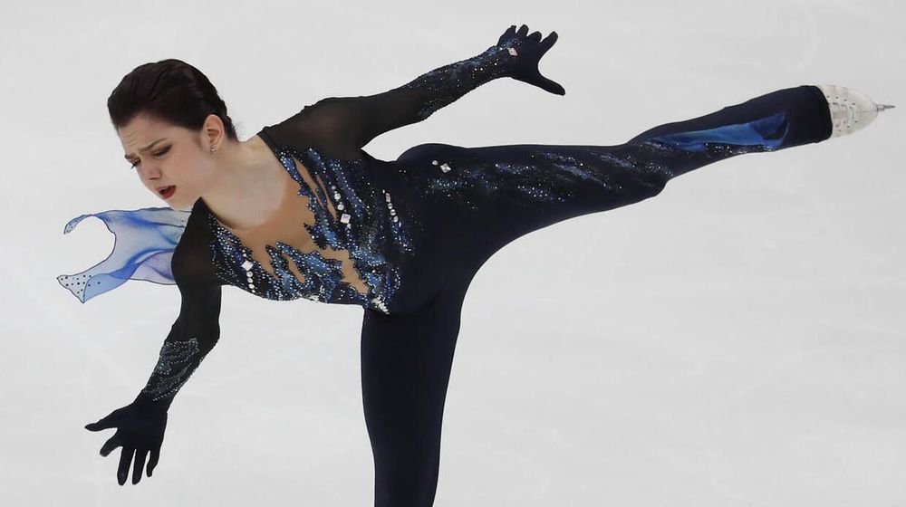 Евгения Медведева: Хочу извиниться перед болельщиками, что так холодно реагировала на их поддержку после проката Евгения Медведева: Хочу извиниться перед болельщиками, что так холодно реагировала на их поддержку после проката