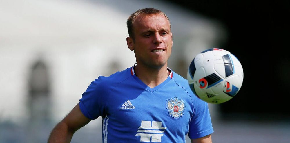 Денис Глушаков: Сыграть на «Санкт-Петербурге» без газона? Я на таких полях вырос, так что без проблем