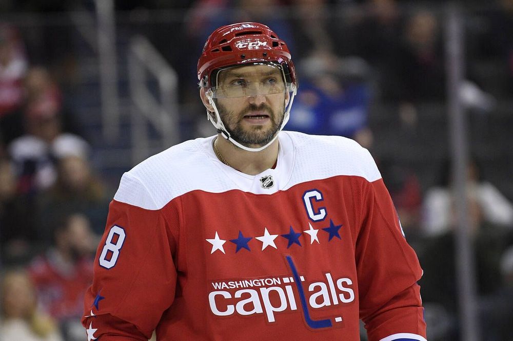 «Для меня это большая честь. Я многому научился у этого легендарного игрока». Овечкин о повторении рекорда Федорова