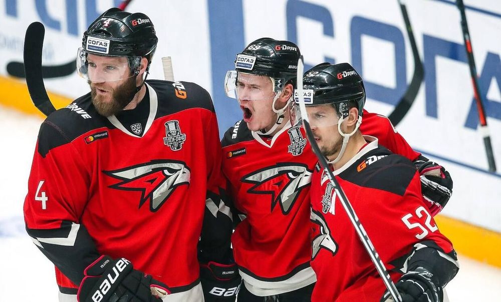 «Авангард» одержал победу над «Салаватом», забросив спорную шайбу в овертайме «Авангард» одержал победу над «Салаватом», забросив спорную шайбу в овертайме