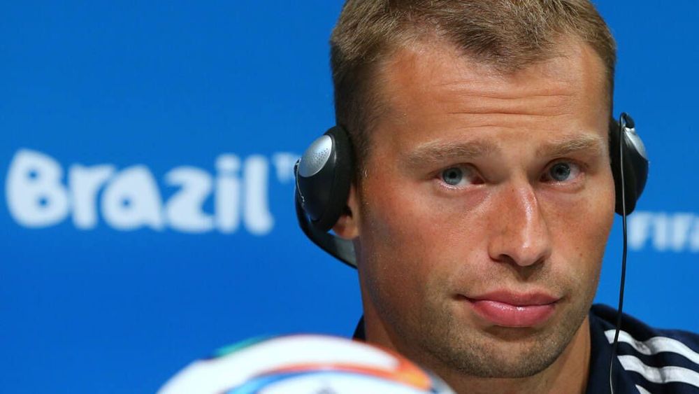 Василий Березуцкий: Сам отказался от вручения памятной майки
