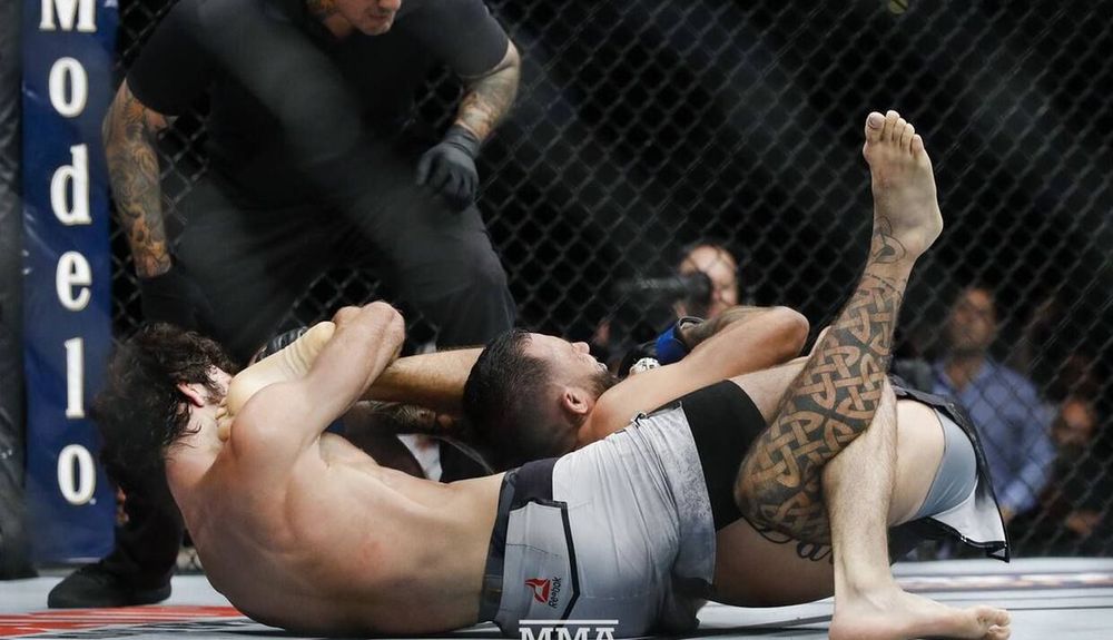 В UFC выбрали лучший болевой прием года. Это не тот, которым Хабиб победил Конора