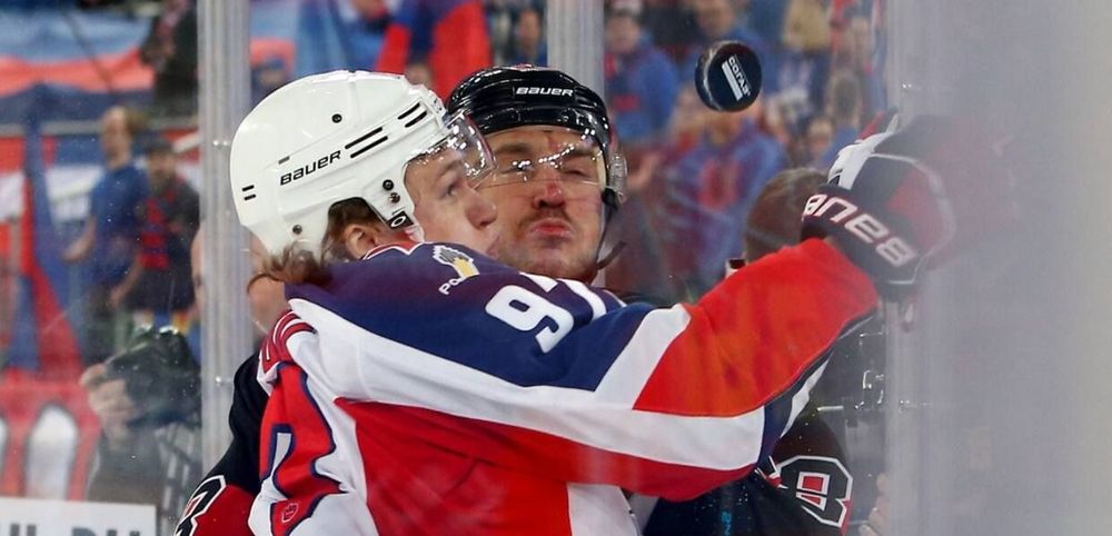 ЦСКА победил СКА на «Газпром Арене» и обошел в таблице КХЛ