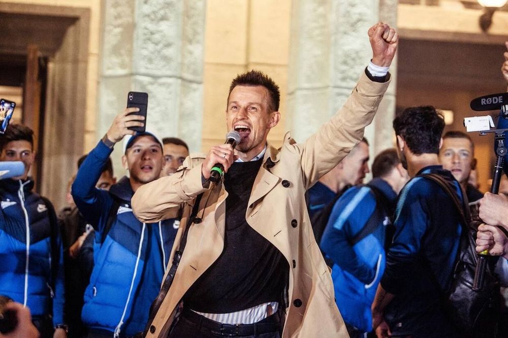 Прощание Загитовой, дебют Аршавина, триумф Семака и другие яркие мгновения уходящего спортивного года в России