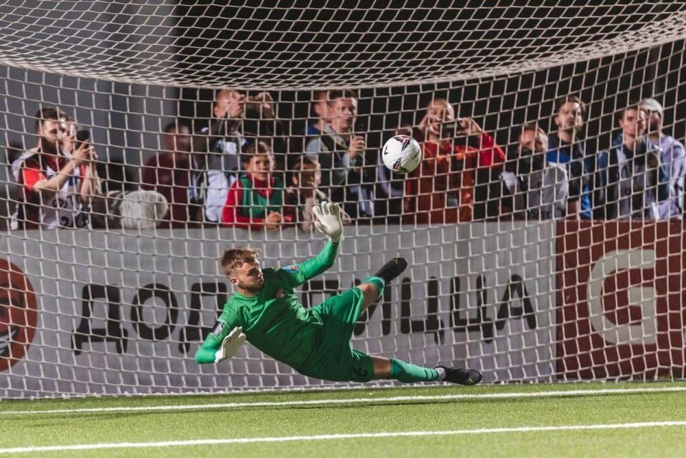 Вратарь «Текстильщика» сказал, что отбил пенальти в игре с «Амкалом» из-за подсказок партнера Вратарь «Текстильщика» сказал, что отбил пенальти в игре с «Амкалом» из-за подсказок партнера