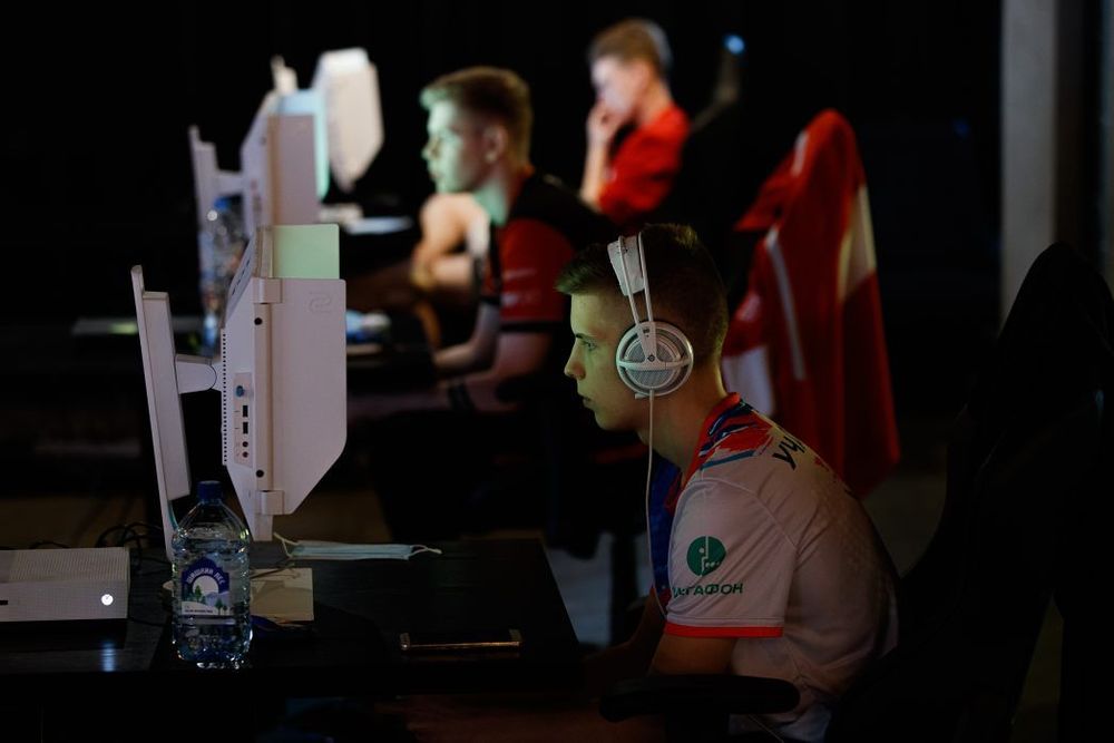 Российским киберспортсменам разрешили выступать под национальным флагом
