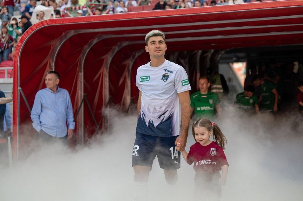 Экс-игрок «Зенита» Кравцов может уйти из «Сочи» в один из клубов РПЛ Экс-игрок «Зенита» Кравцов может уйти из «Сочи» в один из клубов РПЛ