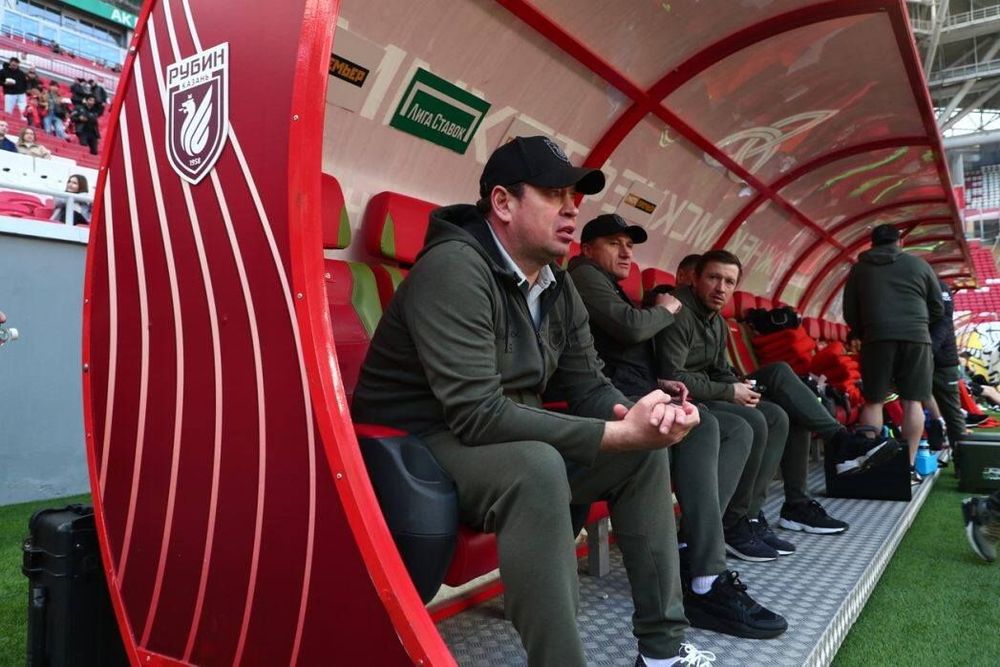 Слуцкий заявил, что давно не общался с Дзюбой