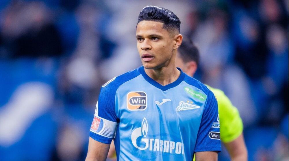 Хомуха: Натурализацию Сантоса абсолютно неоправданна