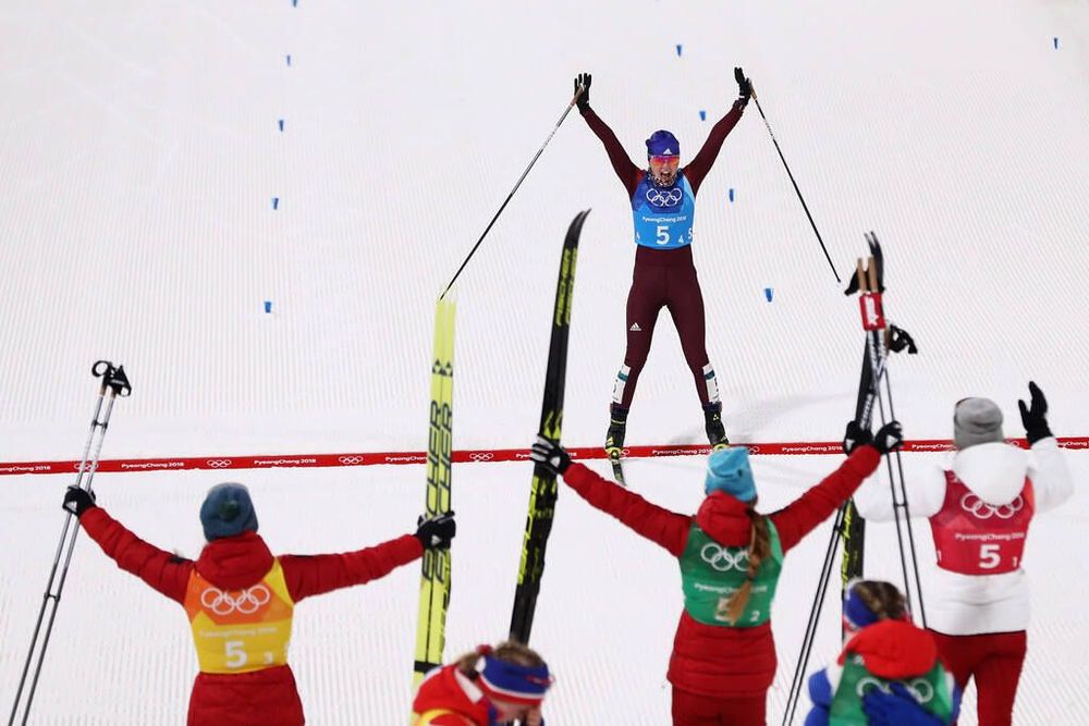 Вяльбе снова ликует! Женская сборная России выиграла на Олимпиаде «бронзу» в эстафете
