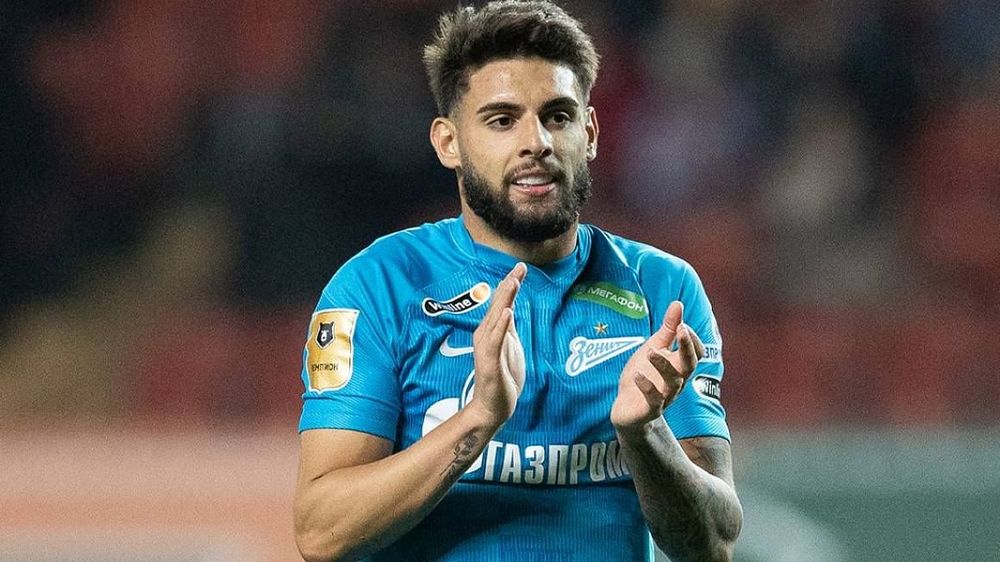 Агент Юри Алберто заявил, что будущее игрока зависит от Александра Медведева Агент Юри Алберто заявил, что будущее игрока зависит от Александра Медведева