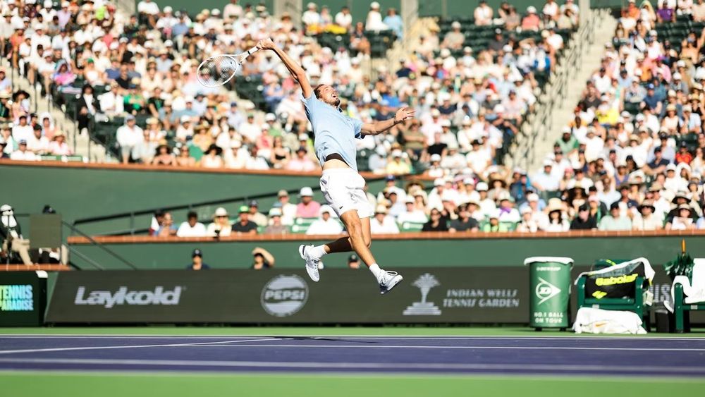 Медведев вырвался из клетки! Даниил победил первую ракетку мира и ждет реванша с Синнером