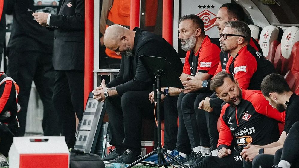 Только Станкович нашел работу. Что происходит с тренерами РПЛ, уволенными по ходу сезона-2025/26