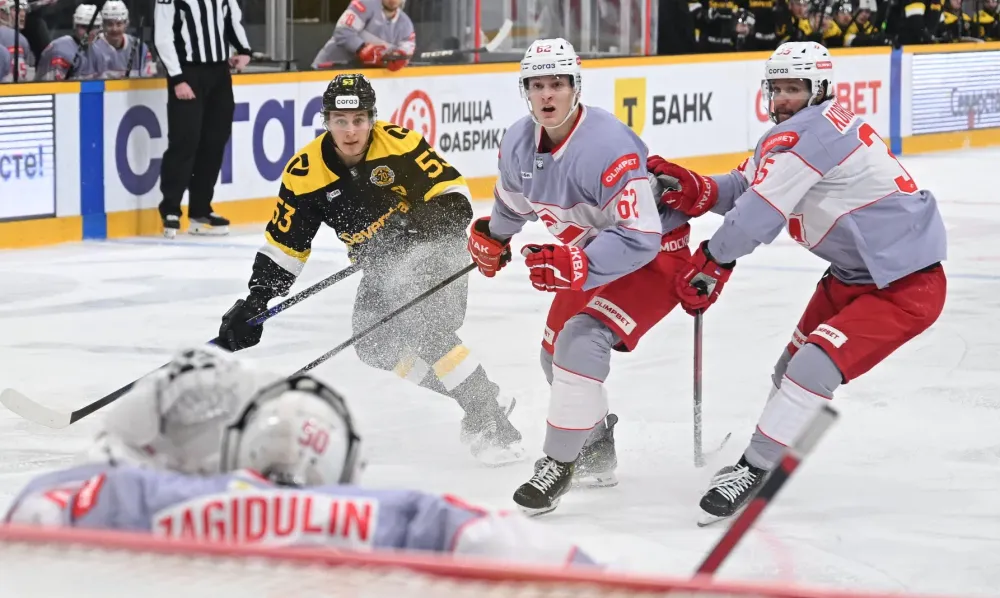 «Спартак» разгромил «Северсталь» в КХЛ и завершил 3-й подряд матч с разницей в 4 гола