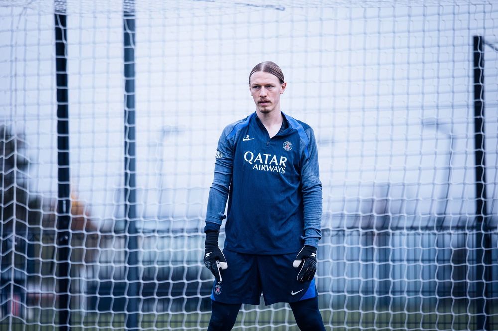 Журналист Барросо: Непонятно, даст ли Луис Энрике шанс Сафонову после восстановления от травмы