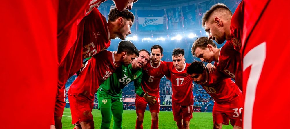 Никто не скрывает особый статус Сафонова в сборной. Но за что такие привилегии?