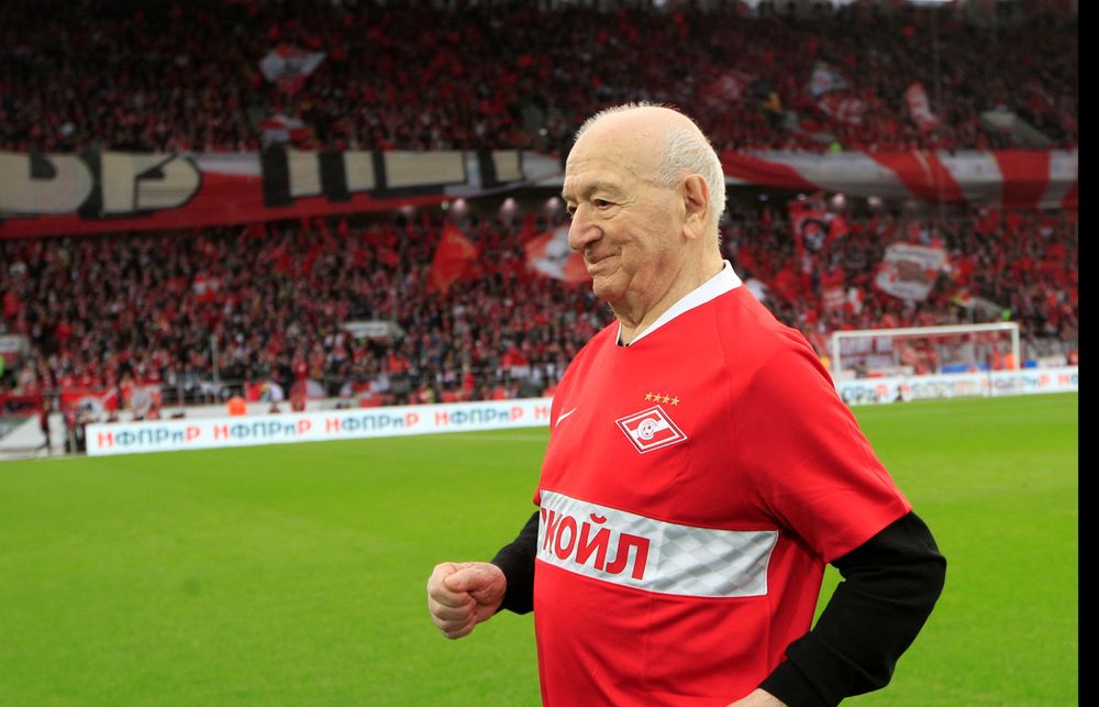 В штаб-квартире ФИФА приспустили российский флаг в память о Никите Симоняне
