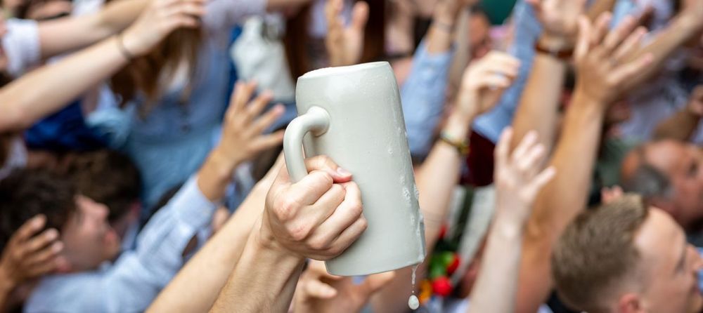 Семь причин не возвращать пиво на стадионы в России